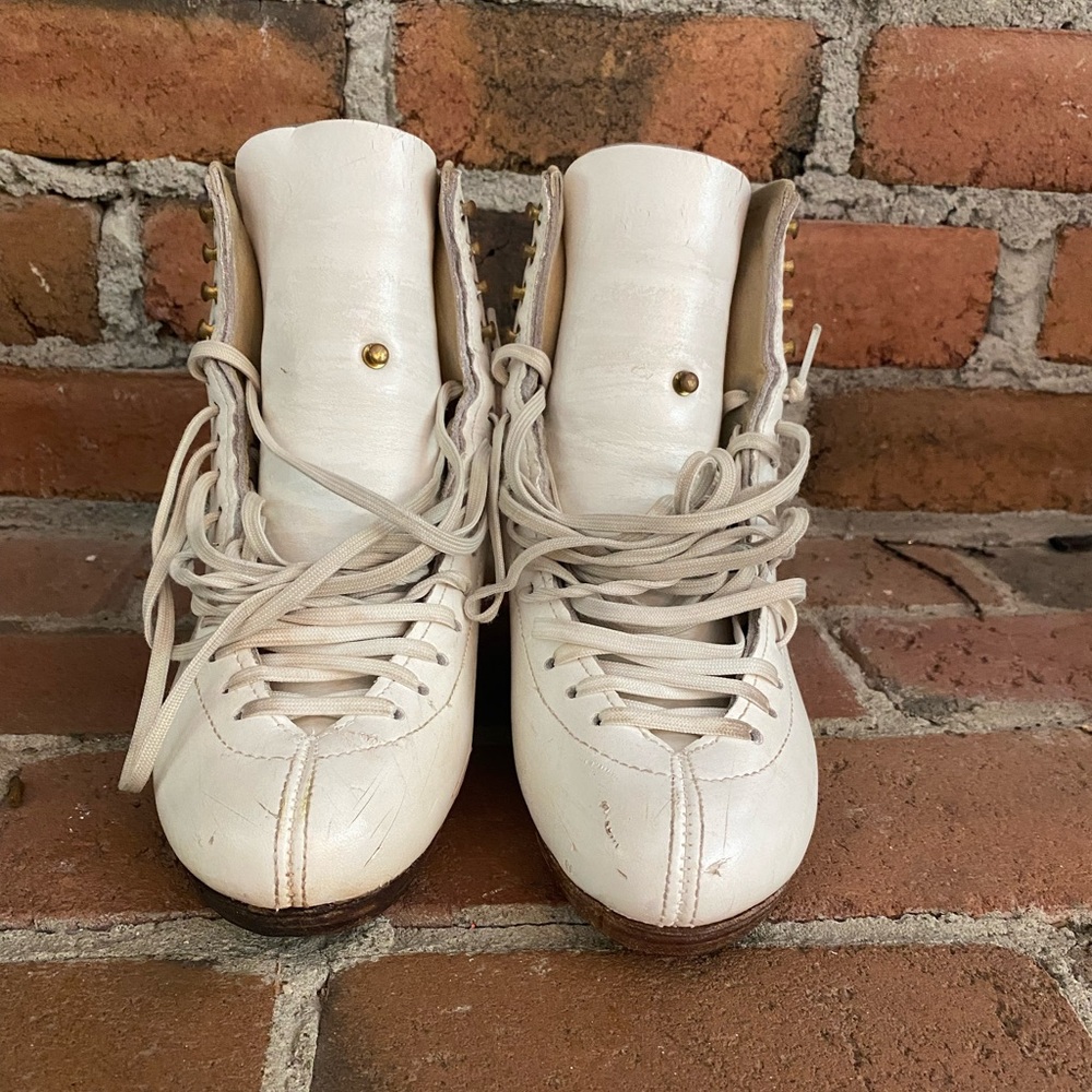 2015 Harlick Finalist Figure Skates Size 7A